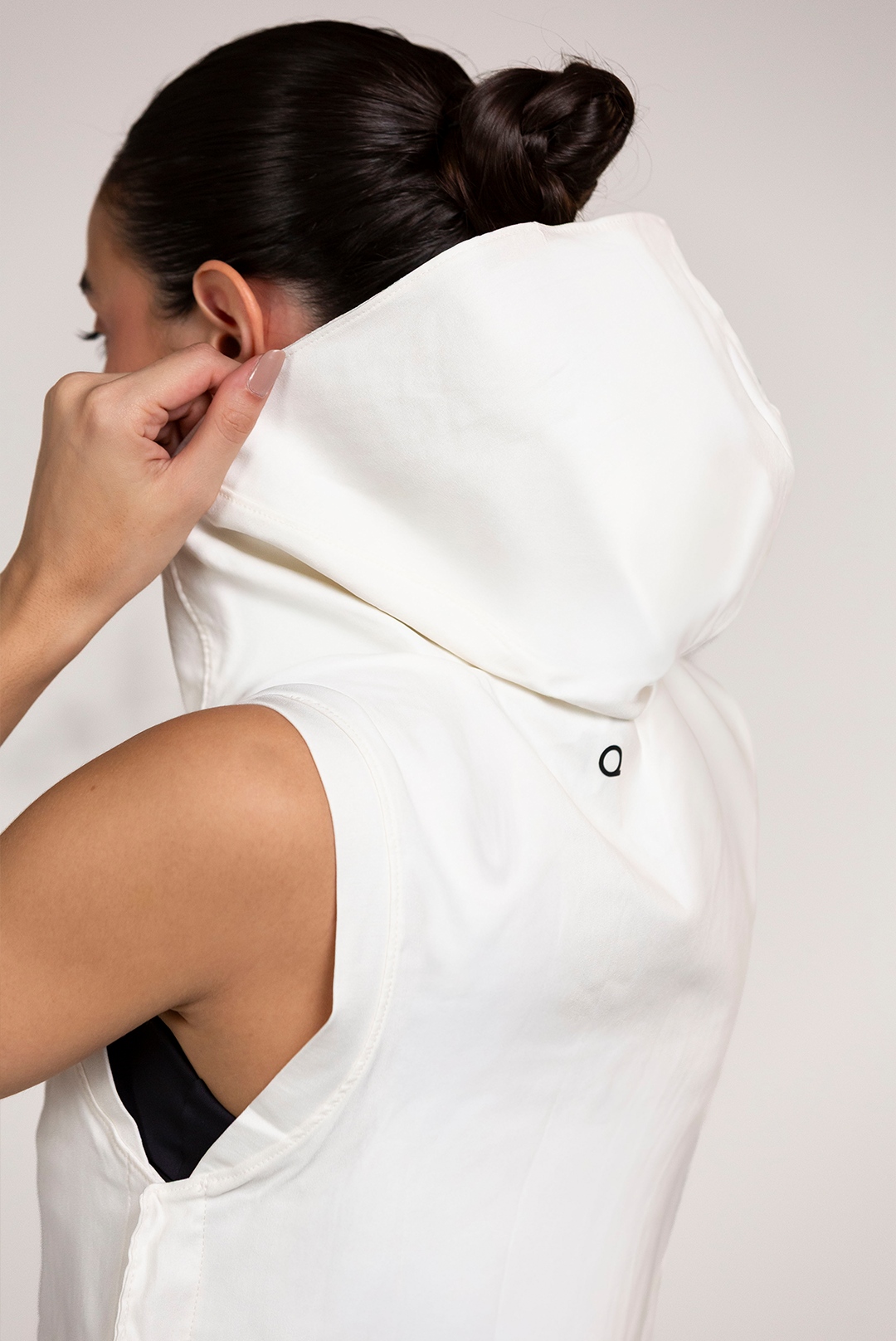 Eos Vest